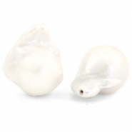 BQ Zoetwaterparels drop high luster Naturel wit