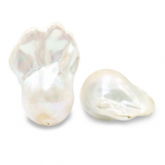 BQ Zoetwaterparels irregular Natural white
