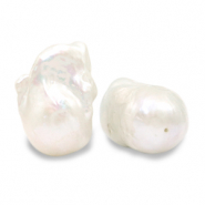 BQ Zoetwaterparels irregular drop Natural white
