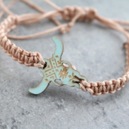Sieraden maken: Macramé armband met houten bull ♡ DIY