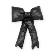 Statement hangers strik Black
