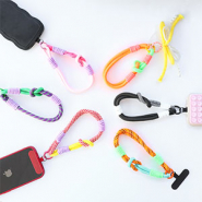 Specials Trendy telefoonkoorden en bevestigingen