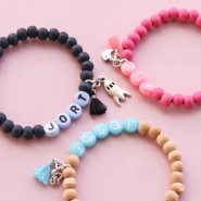 Inspiratiesets Armbandjes en sleutelhangers met houten kralen + letterkralen