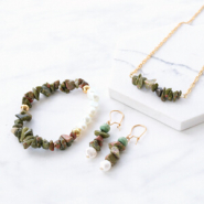 Inspiratiesets Een feestje van sieraden met chips stone kralen