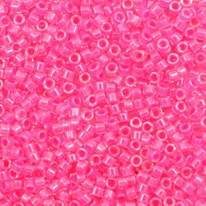 Miyuki kralen delica's 11/0 Luminous wild strawberry pink DB-2035