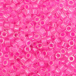 Miyuki kralen delica's 11/0 Luminous hot magenta pink DB-2037