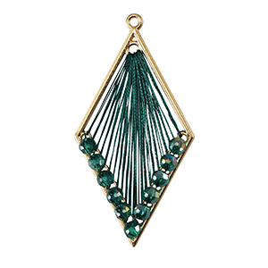 Gehaakte hanger met macram&eacute; draad en facetkraaltjes ruit Gold-metallic dark green