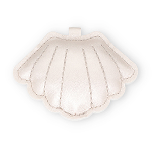 Statement hangers schelp Ivory white