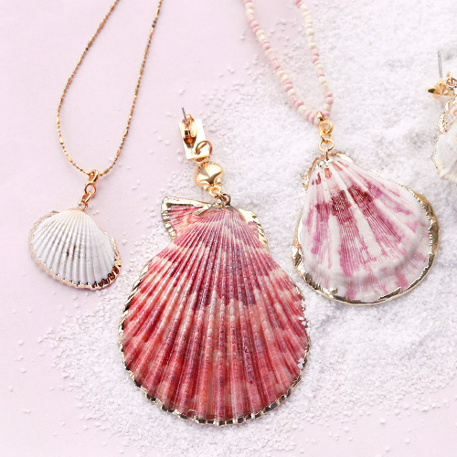 Maak fantastische sieraden en accessoires met onze nieuwe, trendy schelp hangers en jasseron!