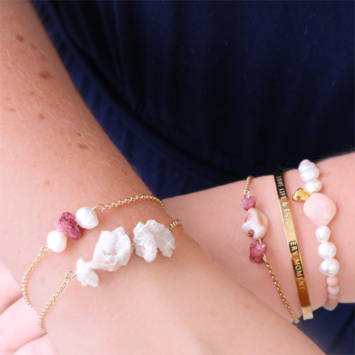 Ontdek hoe je sieraden maakt met onze schelp kralen en chips stone kralen
