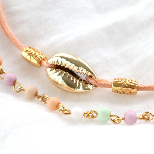 Maak eenvoudig een mooie collectie zomerse sieraden met acryl kralen: