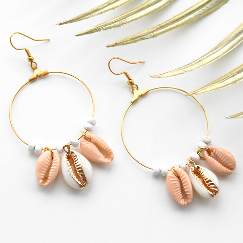 Zo maak je zomerse sieraden met schelp kralen: