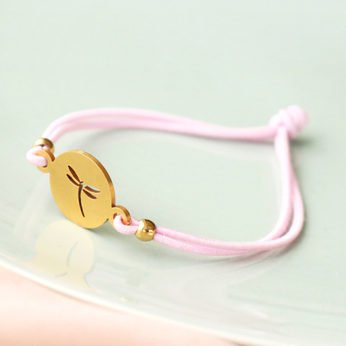 Inspiratie nodig? Zo maak je eenvoudig trendy armbanden van elastisch draad: