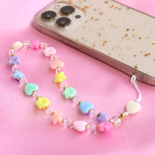 Zo maak je zomerse armbanden en telefoonkoorden