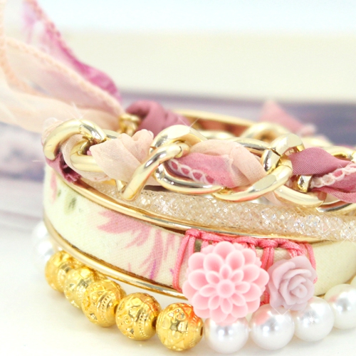 Trendy sieraden met bloemenprints