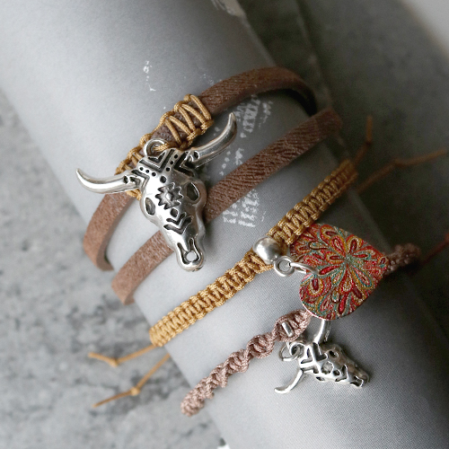 Schitterende sieraden met onze leuke DQ leren buffel kop hangers in een nieuwe kleinere maat!