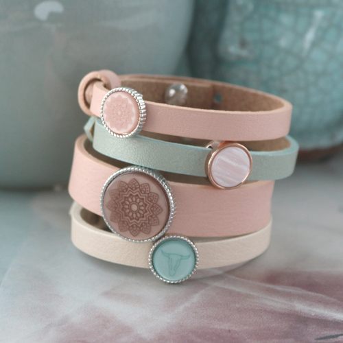 Maak hippe armbanden en sleutelhangers van Cuoio met onze leuke cabochon&rsquo;s van Polaris Elements
