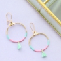 Trendy oorbellen en armbandjes met mini kwastjes, DQ metalen bedels en karabijn sloten