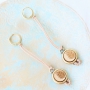 Sieraden met een natuurlijke look met onder andere houten cabochons in unieke designs!
