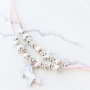 Vrolijke kindersieraden en armbanden met kleurrijke unicorns
