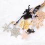Armbandjes en een sleutelhanger met schitterende bohemian hangers