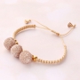 Feestelijke armbandjes met nieuwe glinsterende pompoms