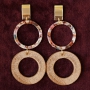 Trendy oorbellen van nieuwe velvet hangers!