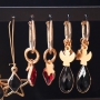 Handmade oorbellen met crystal glas en DQ metaal