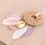 Festival sieraden inspiratie met veertjes en kleurrijke rotan hangers