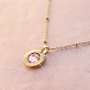 Hier zie je hoe je onze L-O-V-E collectie items en RVS oorbellen combineert: