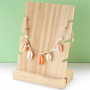 Zo maak je zomerse sieraden met schelp kralen: