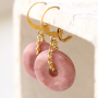 Zie hier hoe je zelf prachtige oorbellen en armbanden maakt met natuursteen disc hangers