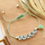 Inspiratie nodig? Deze armbanden kun je eenvoudig zelf maken met acryl letterkralen: