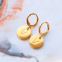 Zie hier hoe je de mooiste gepersonaliseerde sieraden zelf kunt maken: 