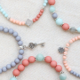 Zo maak je fantastische armbandjes met acryl kralen: