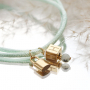 Bekijk hier hoe je stijlvolle sieraden maakt met de cube letterkralen van stainless steel:
