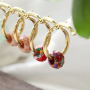 Laat je inspireren en maak deze hippe oorbellen en armbanden gemakkelijk en snel met de natuursteen disc hangers en facet geslepen kralen!       