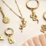 Inspiratie voor het cre&euml;ren van trendy sieraden met roestvrij stalen bedels