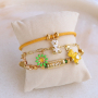 Eyecatching sieraden met brass metalen bedels en kralen