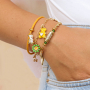 Eyecatching sieraden met brass metalen bedels en kralen