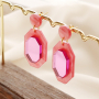 Get creative met statement hangers