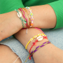 Zo presenteer je deze serie trendy armbandjes