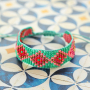 Zo presenteer je trendy armbanden en enkelbandjes