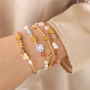 Zo ontwerp je kettingen en armbanden met letterkralen