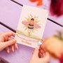 Inspiratie tijd met lint met tekst en unieke sieraden kaartjes