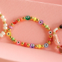 Get inspired! Kralen armbandjes maken met een vrolijke twist.