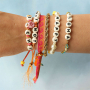 Cre&euml;er persoonlijke sieraden met keramiek letterkralen