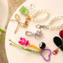 Ontwerp opvallende accessoires met statement hangers