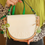 Ontwerp opvallende accessoires met statement hangers