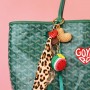 Trendy sleutelhangers maken met gehaakte en resin hangers
